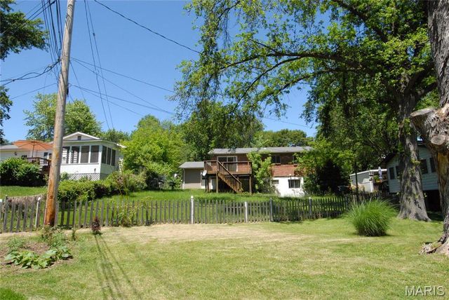 12428 Marine Avenue, Maryland Heights, MO 63043