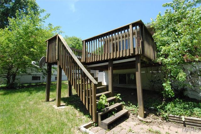 12428 Marine Avenue, Maryland Heights, MO 63043