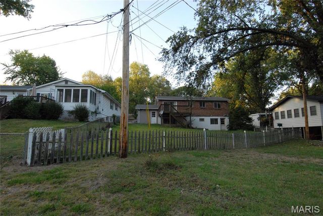 12428 Marine Avenue, Maryland Heights, MO 63043