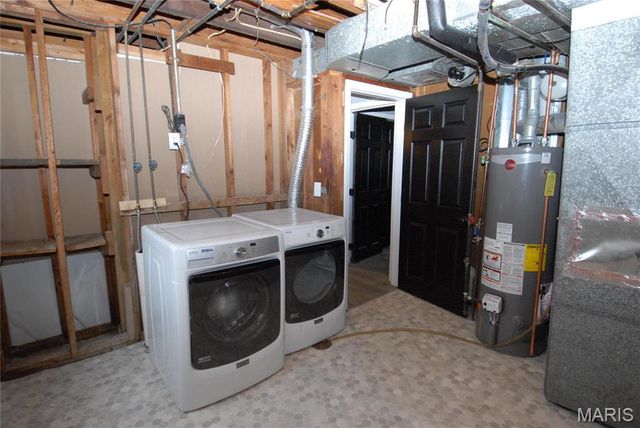 12428 Marine Avenue, Maryland Heights, MO 63043