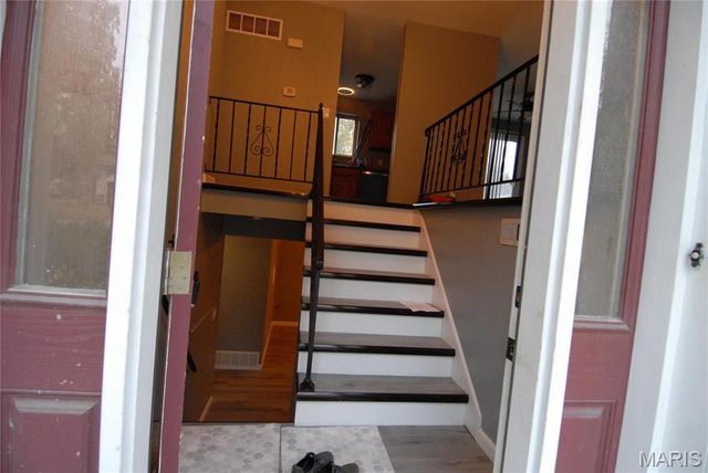 12428 Marine Avenue, Maryland Heights, MO 63043