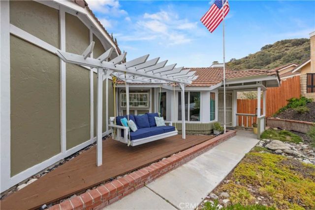 15236 Poppy Meadow, Canyon Country, CA 91387