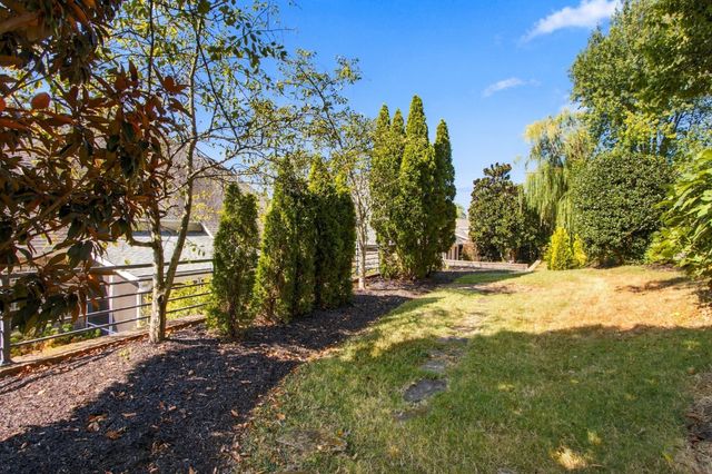300 Keswick Grove Ln, Franklin, TN 37067