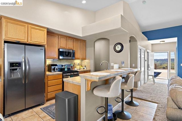 4955 Little John Rd, Copperopolis, CA 95228