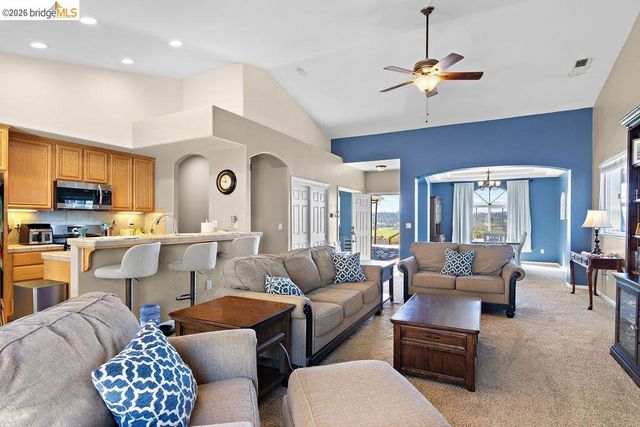 4955 Little John Rd, Copperopolis, CA 95228