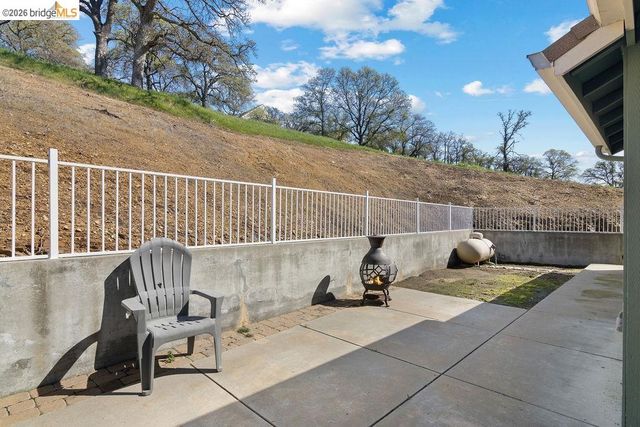 4955 Little John Rd, Copperopolis, CA 95228