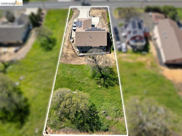 4955 Little John Rd, Copperopolis, CA 95228