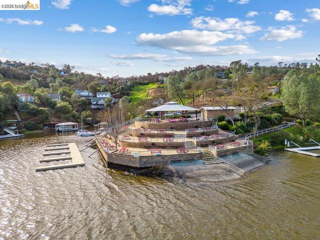 4955 Little John Rd, Copperopolis, CA 95228