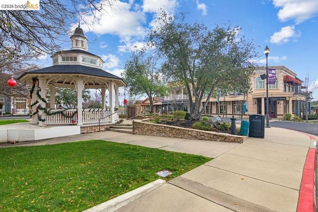 4955 Little John Rd, Copperopolis, CA 95228