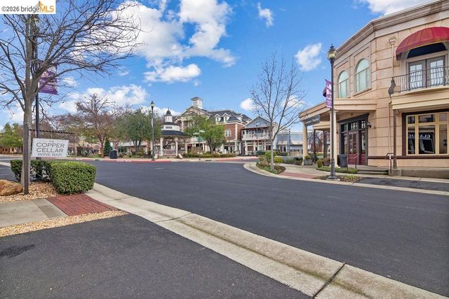 4955 Little John Rd, Copperopolis, CA 95228