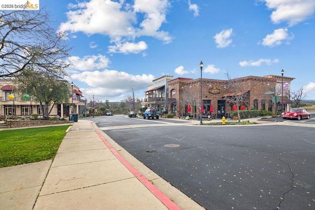 4955 Little John Rd, Copperopolis, CA 95228