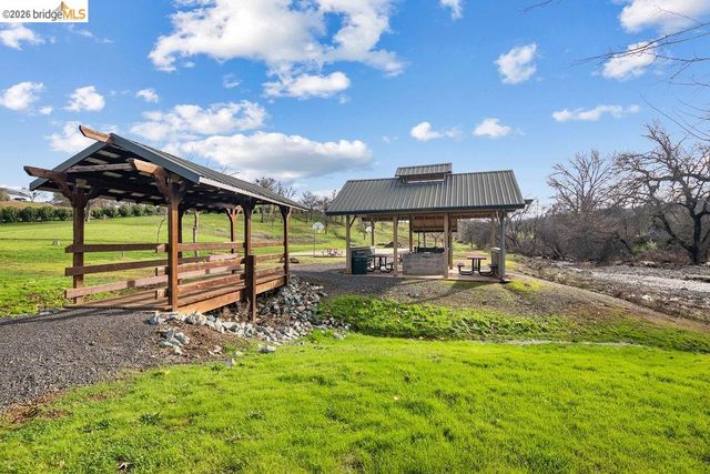 4955 Little John Rd, Copperopolis, CA 95228