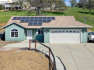 4955 Little John Rd, Copperopolis, CA 95228