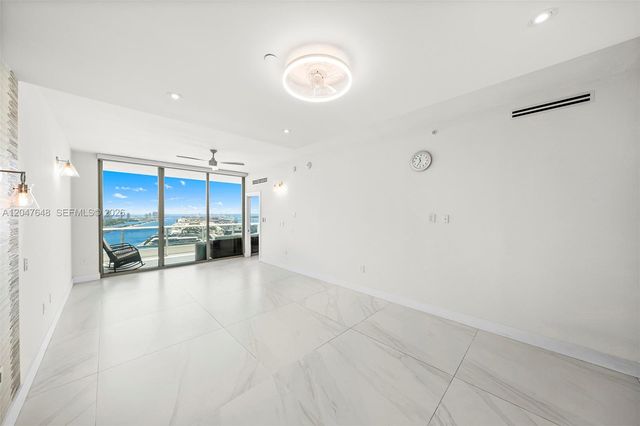 900 Biscayne Blvd 4202, Miami, FL 33132