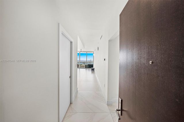 900 Biscayne Blvd 4202, Miami, FL 33132