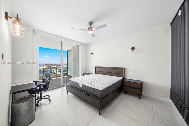 900 Biscayne Blvd 4202, Miami, FL 33132