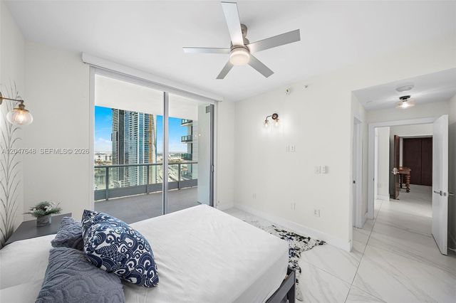 900 Biscayne Blvd 4202, Miami, FL 33132