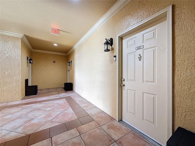 4323 BAYSIDE VILLAGE DRIVE 227, Tampa, FL 33615