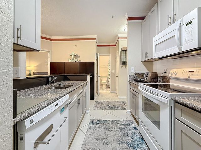 4323 BAYSIDE VILLAGE DRIVE 227, Tampa, FL 33615