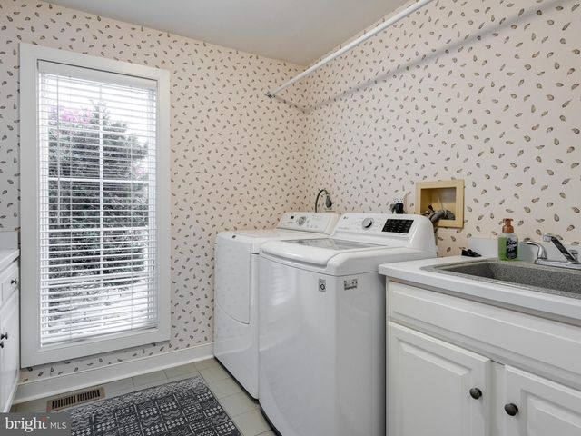 430 FREEDOM VIEW LN, Phoenixville, PA 19460