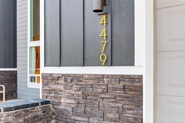 4479 Highview St, Richland, WA 99352