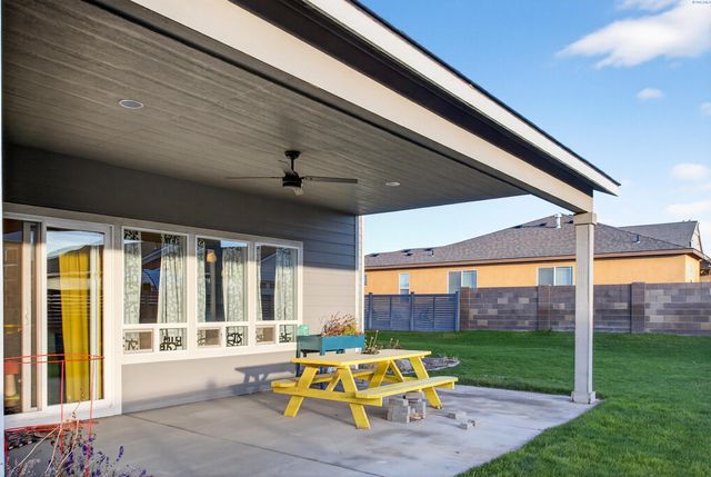 4479 Highview St, Richland, WA 99352