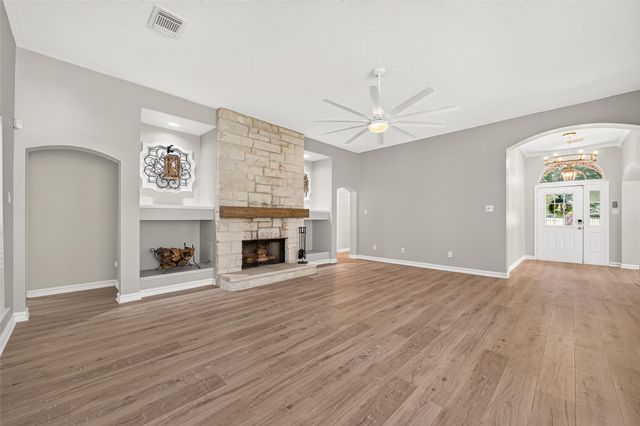 81 N Holly Glen Drive, Point Blank, TX 77364