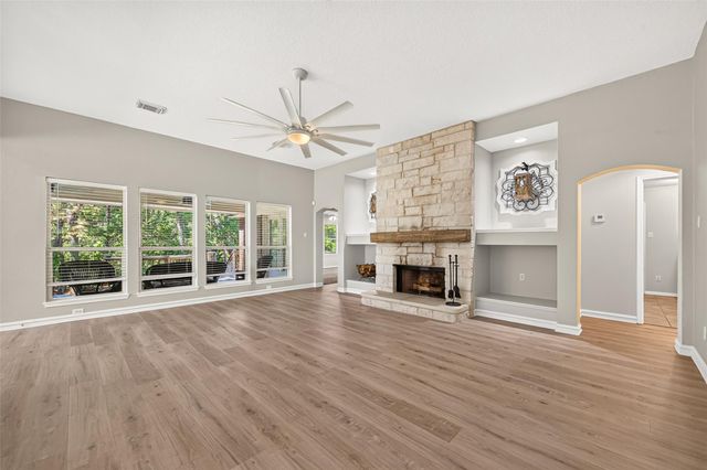 81 N Holly Glen Drive, Point Blank, TX 77364