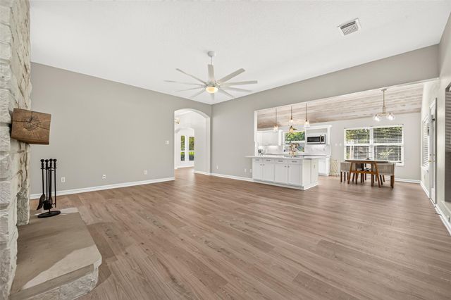 81 N Holly Glen Drive, Point Blank, TX 77364