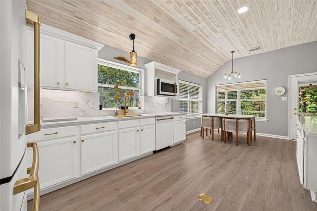 81 N Holly Glen Drive, Point Blank, TX 77364