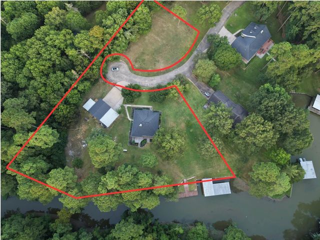 81 N Holly Glen Drive, Point Blank, TX 77364