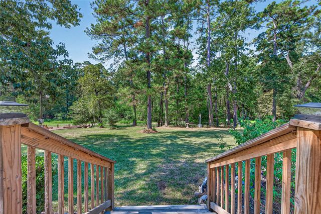 81 N Holly Glen Drive, Point Blank, TX 77364