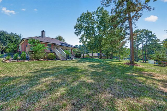 81 N Holly Glen Drive, Point Blank, TX 77364
