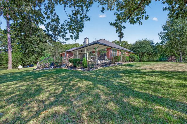 81 N Holly Glen Drive, Point Blank, TX 77364