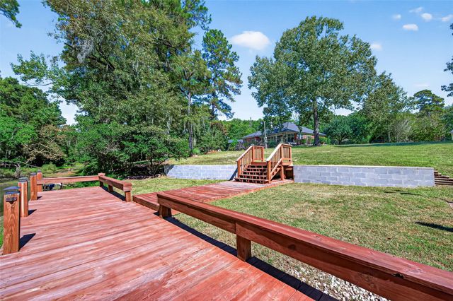 81 N Holly Glen Drive, Point Blank, TX 77364