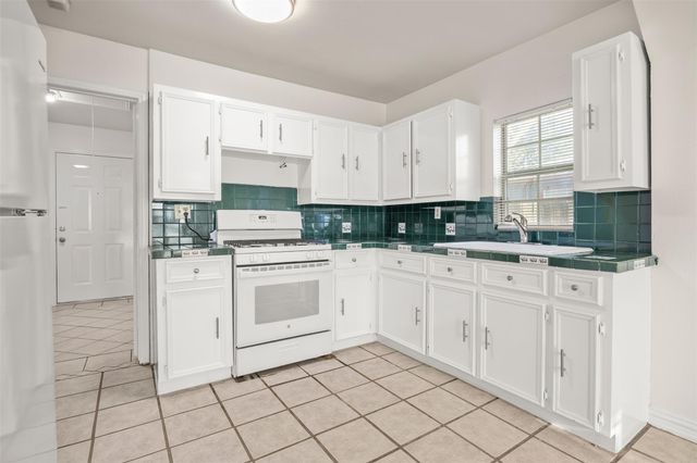 72 Julius ST, Austin, TX 78702