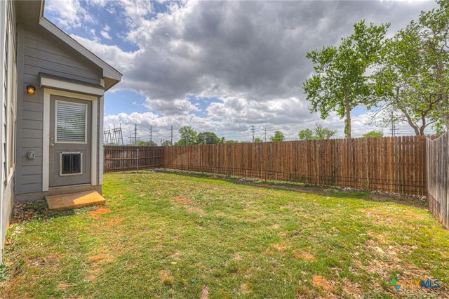 621 Kulpa Cross, Seguin, TX 78155