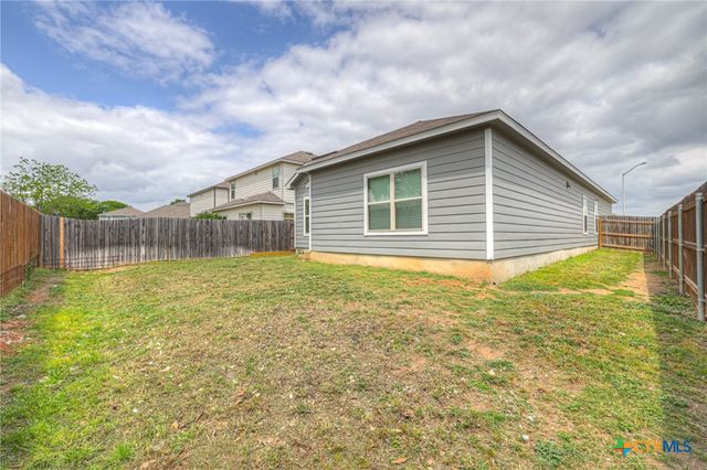 621 Kulpa Cross, Seguin, TX 78155