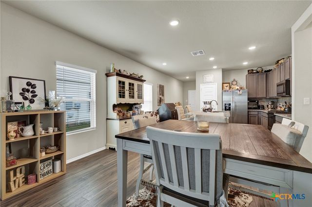 621 Kulpa Cross, Seguin, TX 78155