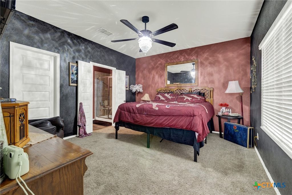 Image 11 of property listing at 621 Kulpa Cross, Seguin, TX 78155