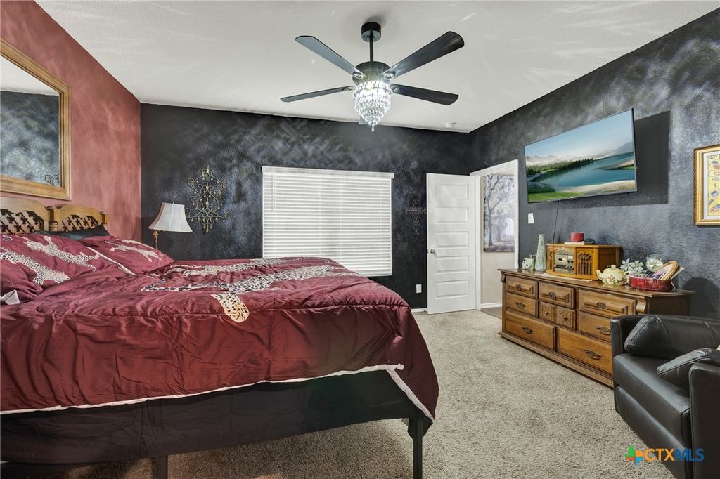 Image 12 of property listing at 621 Kulpa Cross, Seguin, TX 78155