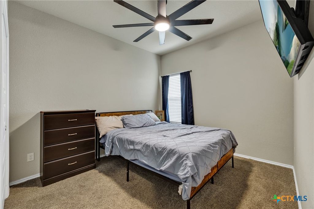 Image 9 of property listing at 621 Kulpa Cross, Seguin, TX 78155
