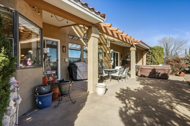 500 Nicklaus Drive SE, Rio Rancho, NM 87124