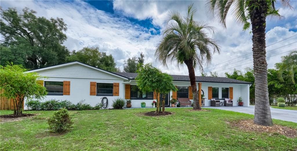 1100 E UNIVERSITY AVENUE, Deland, FL 32724