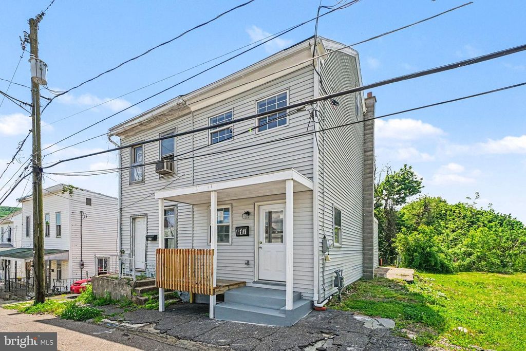 617 N 7TH ST, Pottsville, PA 17901
