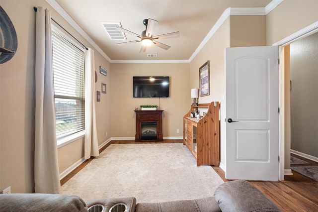 102 McCoy CIR, Bastrop, TX 78602