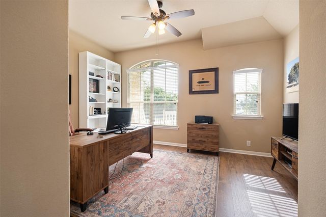 102 McCoy CIR, Bastrop, TX 78602