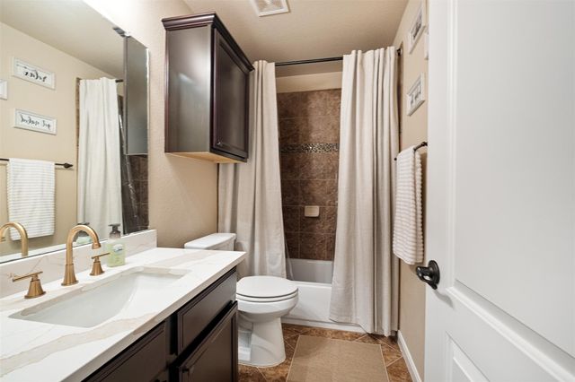 102 McCoy CIR, Bastrop, TX 78602