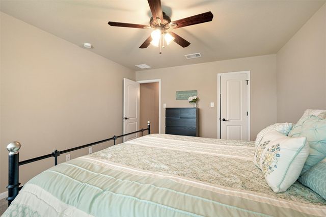 102 McCoy CIR, Bastrop, TX 78602
