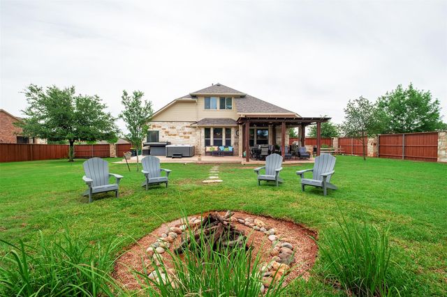 102 McCoy CIR, Bastrop, TX 78602